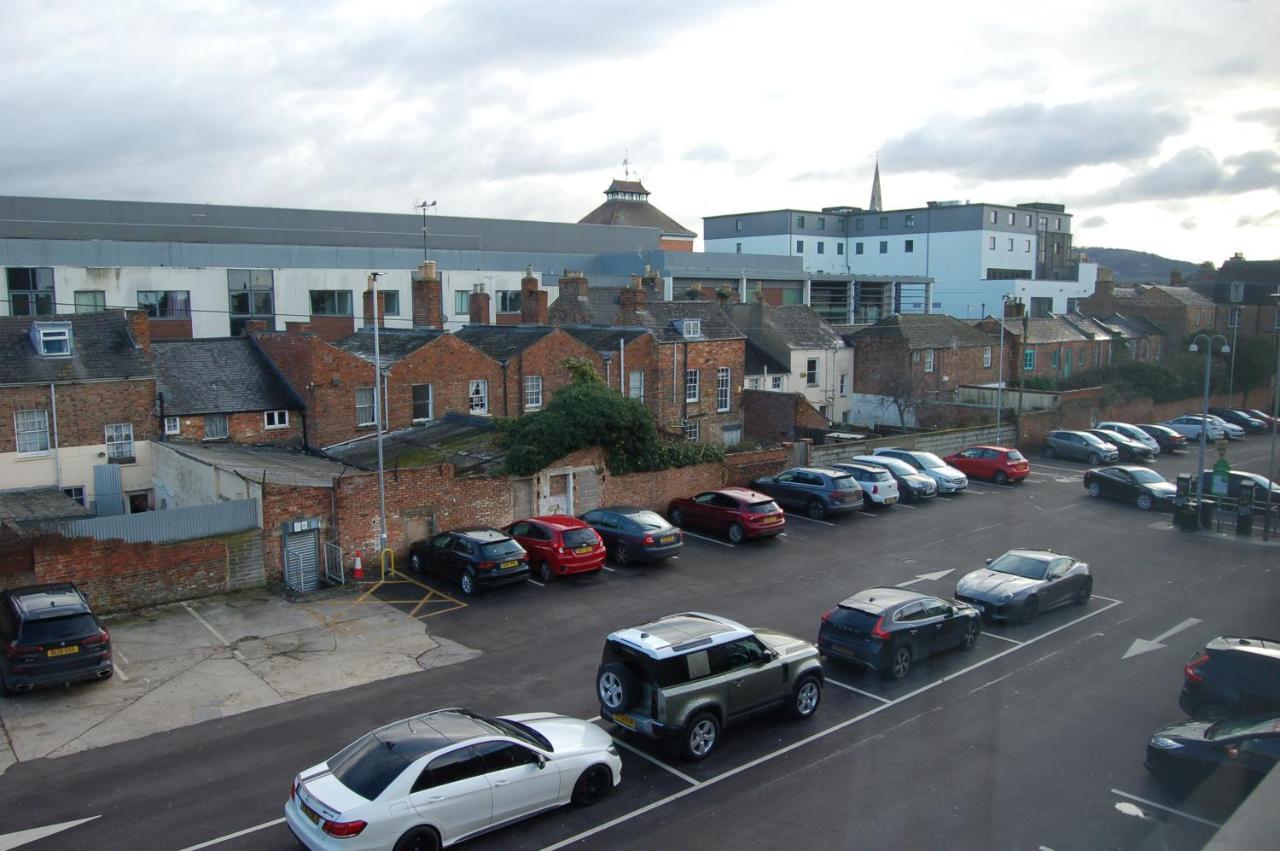 Saracens Courtyard By Swa Apartamento Cheltenham Exterior foto